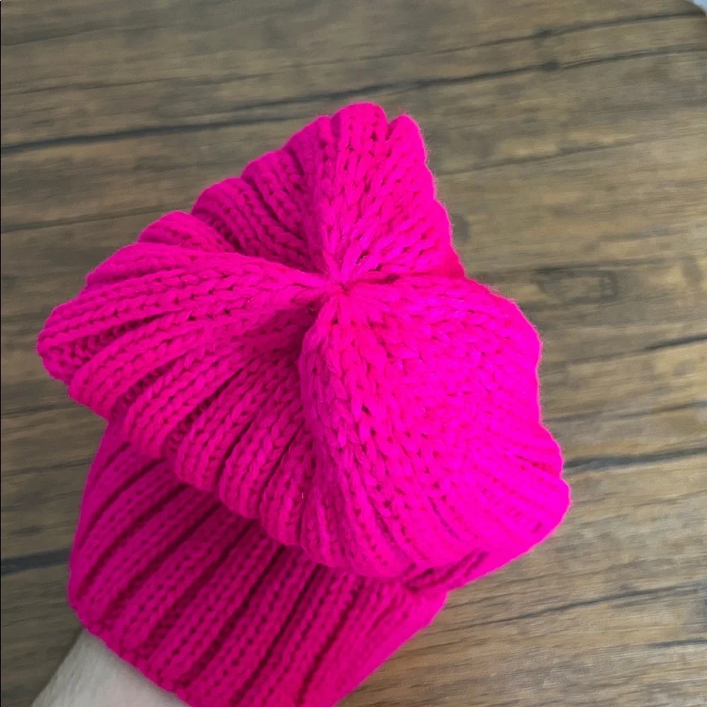 Bright Pink Chunky Knit Beanie-‎ OS